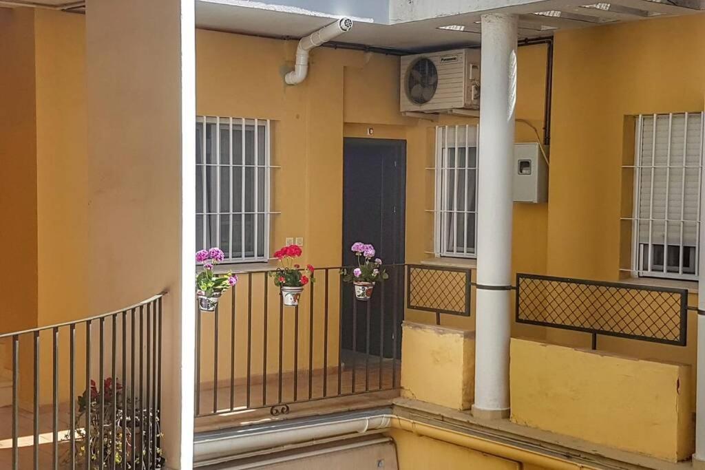 Appartamento El Patio De San Bernardo Siviglia Esterno foto